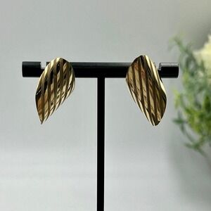 Vintage 14K Signed Yellow Gold Leaf Ribbed Curved Textured Organic Earrings